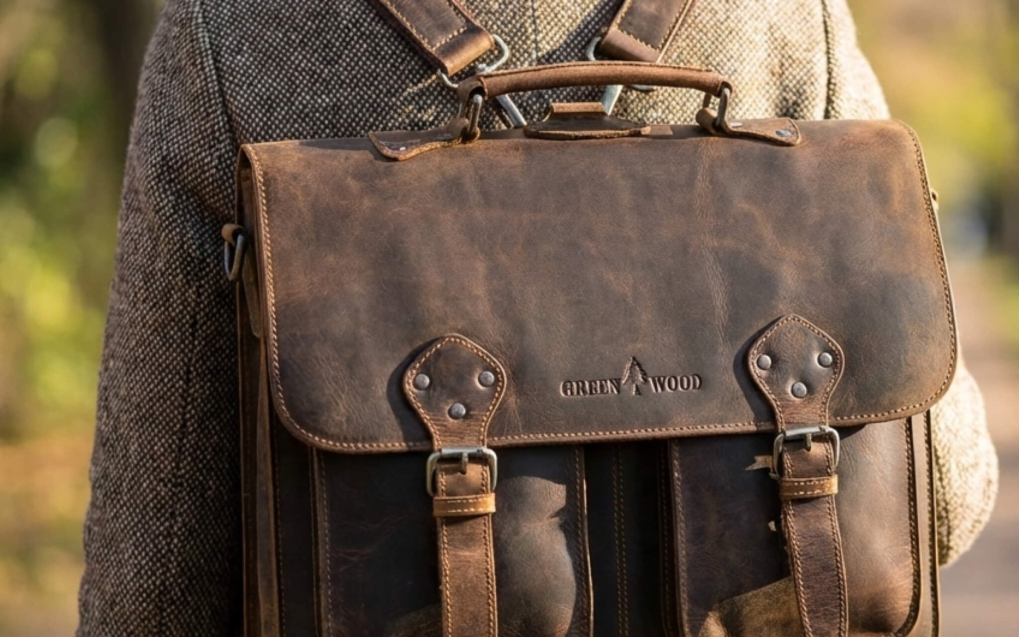 Leder-Aktentaschen und Laptoptaschen für Damen in Braun und Schwarz mit gepolstertem Laptopfach