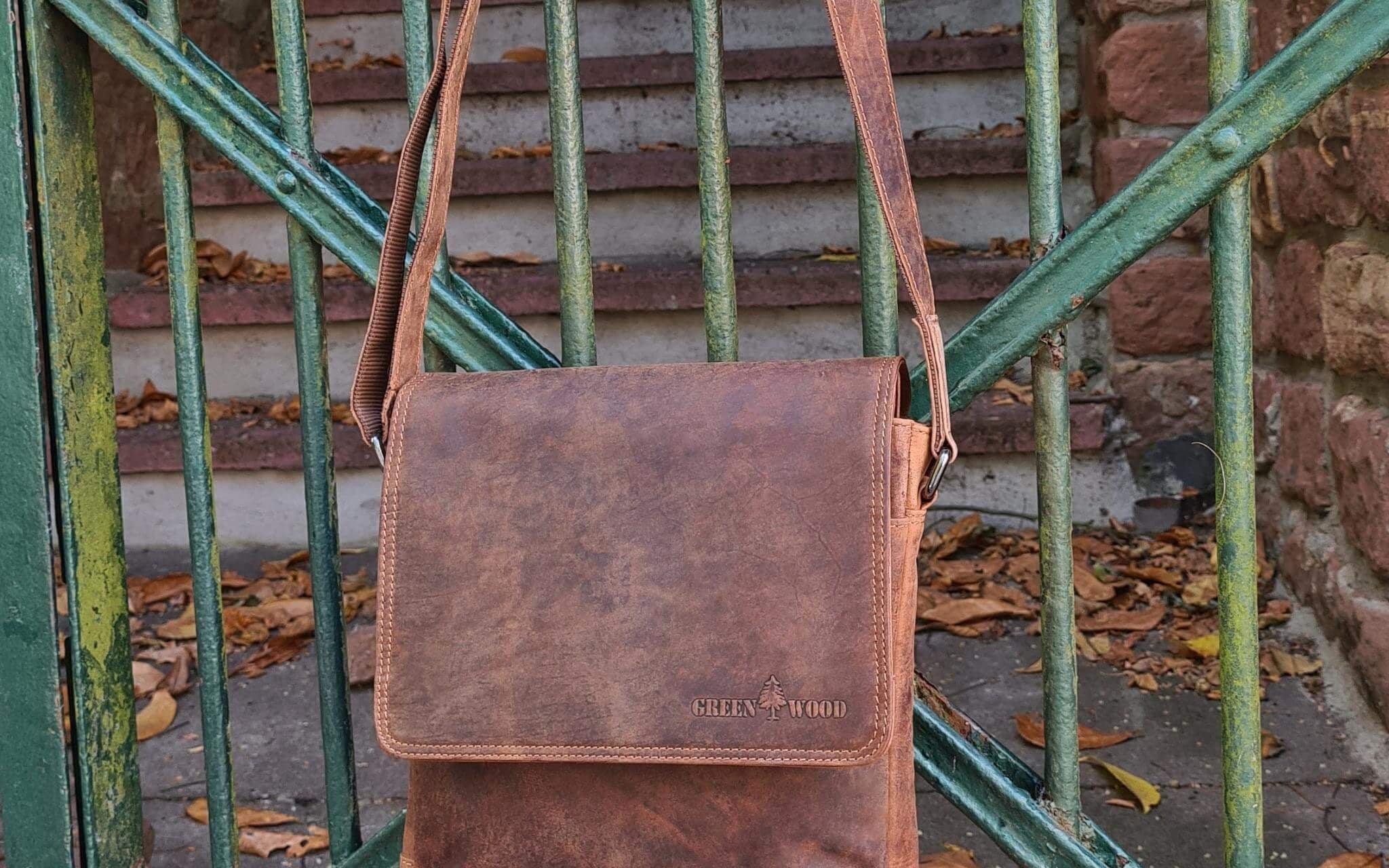 kleine umhängetasche für herren aus echtem leder